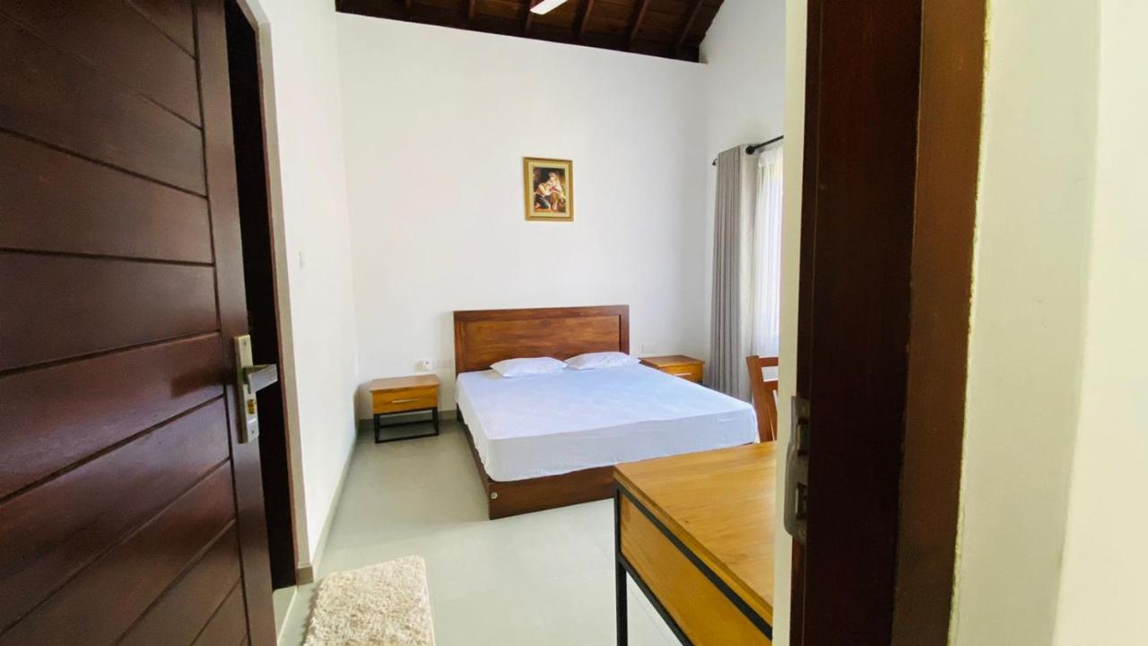 Travel Inn Deluxe Anniewatta แคนดี้ ภายนอก รูปภาพ